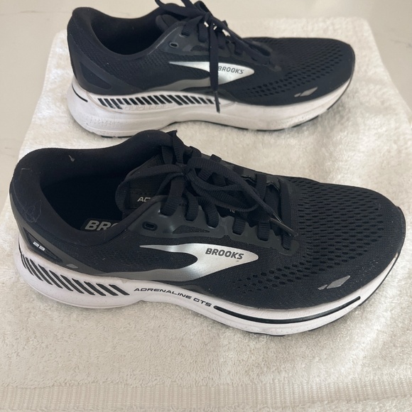 Women’s Brooks Adrenaline GTS 23 - Picture 4 of 8